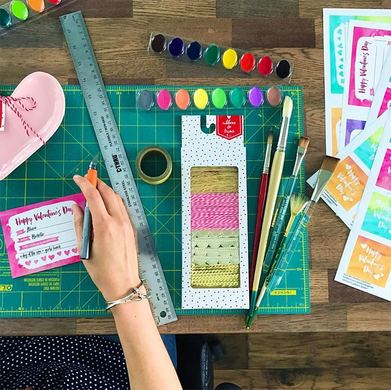 The wonders of working ahead. // Do you ever wonder what your fellow creative entrepreneurs are up to? In between the big wins, product launches, and collaborations are the small steps (some forward, some backward) that lead to those turning points. Here's a transparent account of a week in the life of a gal in passionate pursuit of business growth, personal development and those magical milestones. // From MichelleHickey.Design