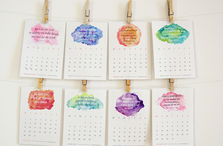 The story of how this South African graphic designer’s decision to choose creativity over clients led to growth in her printable design business. // A interview with creative entrepreneur, Carmia Cronjé from MichelleHickey.Design