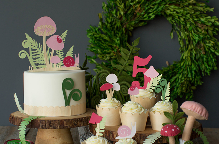 The story of how this talented artist created her thriving online business // A interview with creative entrepreneur, Lia Griffith from MichelleHickey.Design