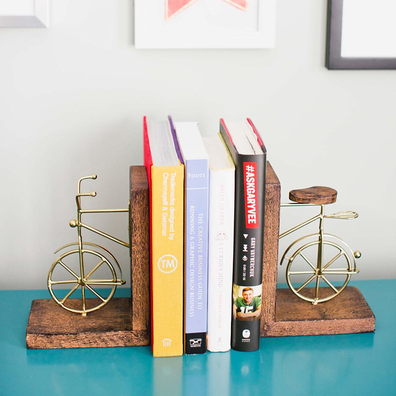 Exploring creative endeavors without expectation // Do you ever wonder what your fellow creative entrepreneurs are up to? In between the big wins, product launches, and collaborations are the small steps (some forward, some backward) that lead to those turning points. Here's a transparent account of a week in the life of a gal in passionate pursuit of business growth, personal development and those magical milestones. // From MichelleHickey.Design