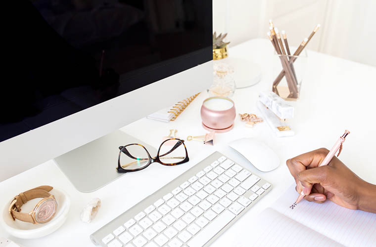 Looking for a simple method for making smarter, faster decisions? In this post and video, Michelle shares a three-part checkpoint that you can use to make the choices that will lead to prosperity in your business and life. #creativebusiness #introverts #decisionfatigue