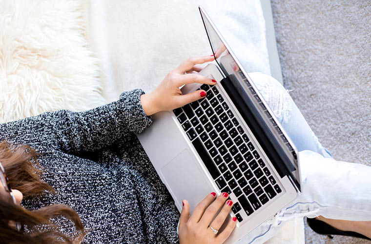 Taking risks don't come naturally to introverts. In this video, you'll learn how to stop playing it safe, without leaving your comfort zone. // from Michelle Hickey Design // #introvertlife #creativebusiness #introversion