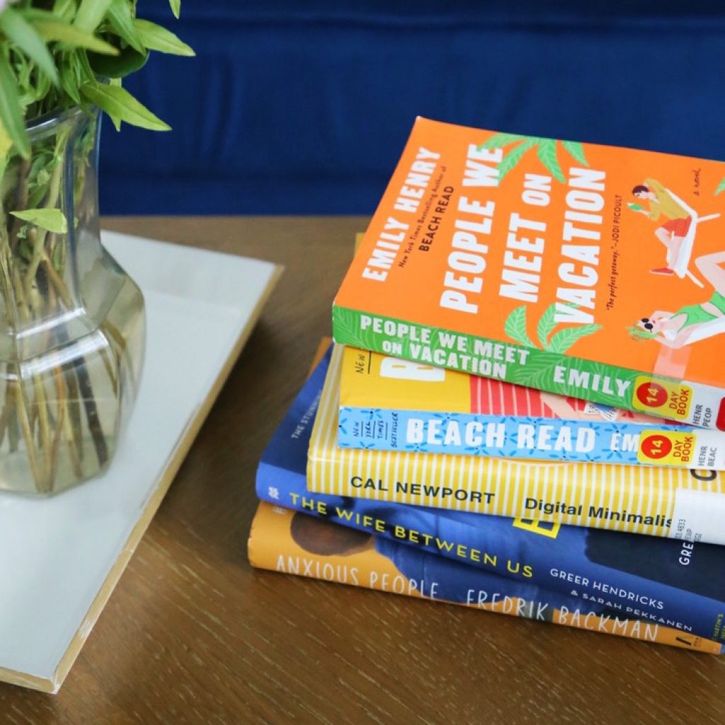 Book Review of People We Meet On Vacation